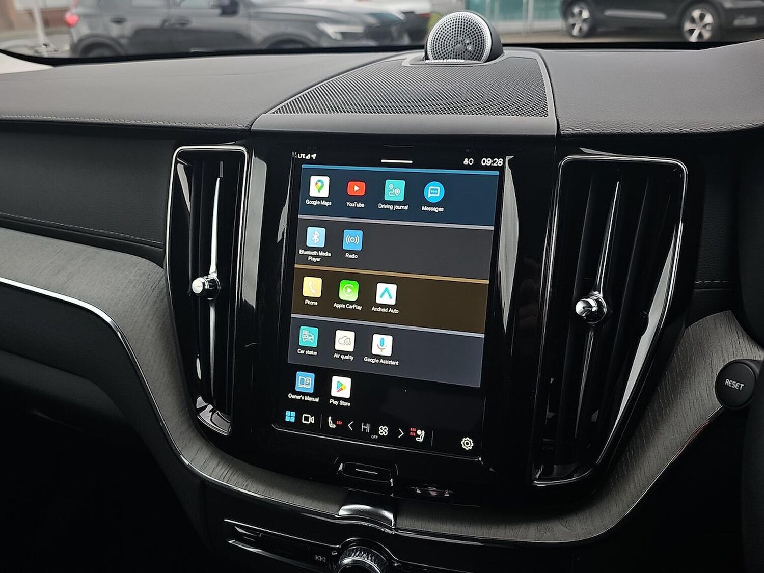 Used Volvo XC60 2025 for sale - 77845296: Photo 11