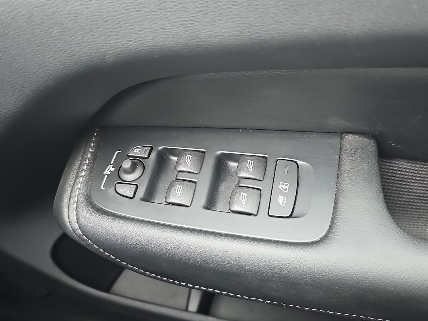 Used Volvo XC60 2025 for sale - 77845296: Photo 21