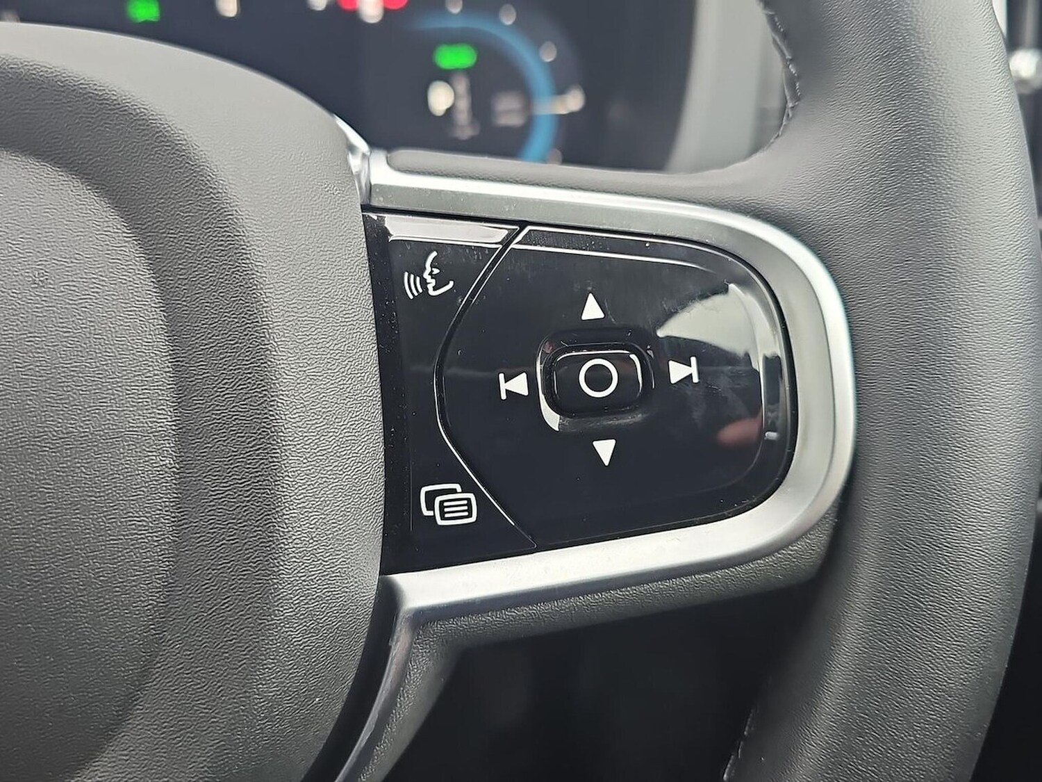 Used Volvo XC60 2025 for sale - 77845296: Photo 25