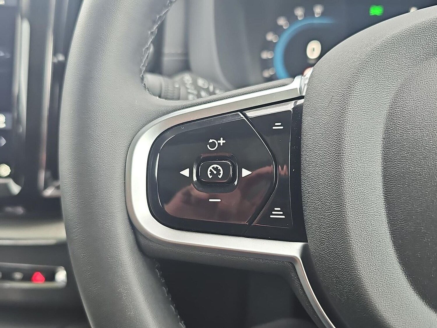 Used Volvo XC60 2025 for sale - 77845296: Photo 26