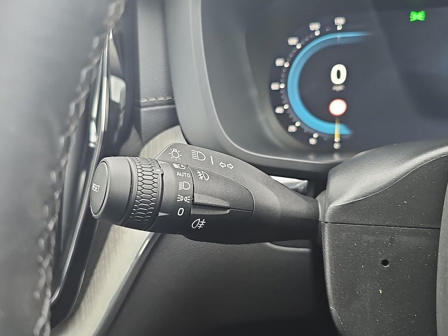 Used Volvo XC60 2025 for sale - 77845296: Photo 28