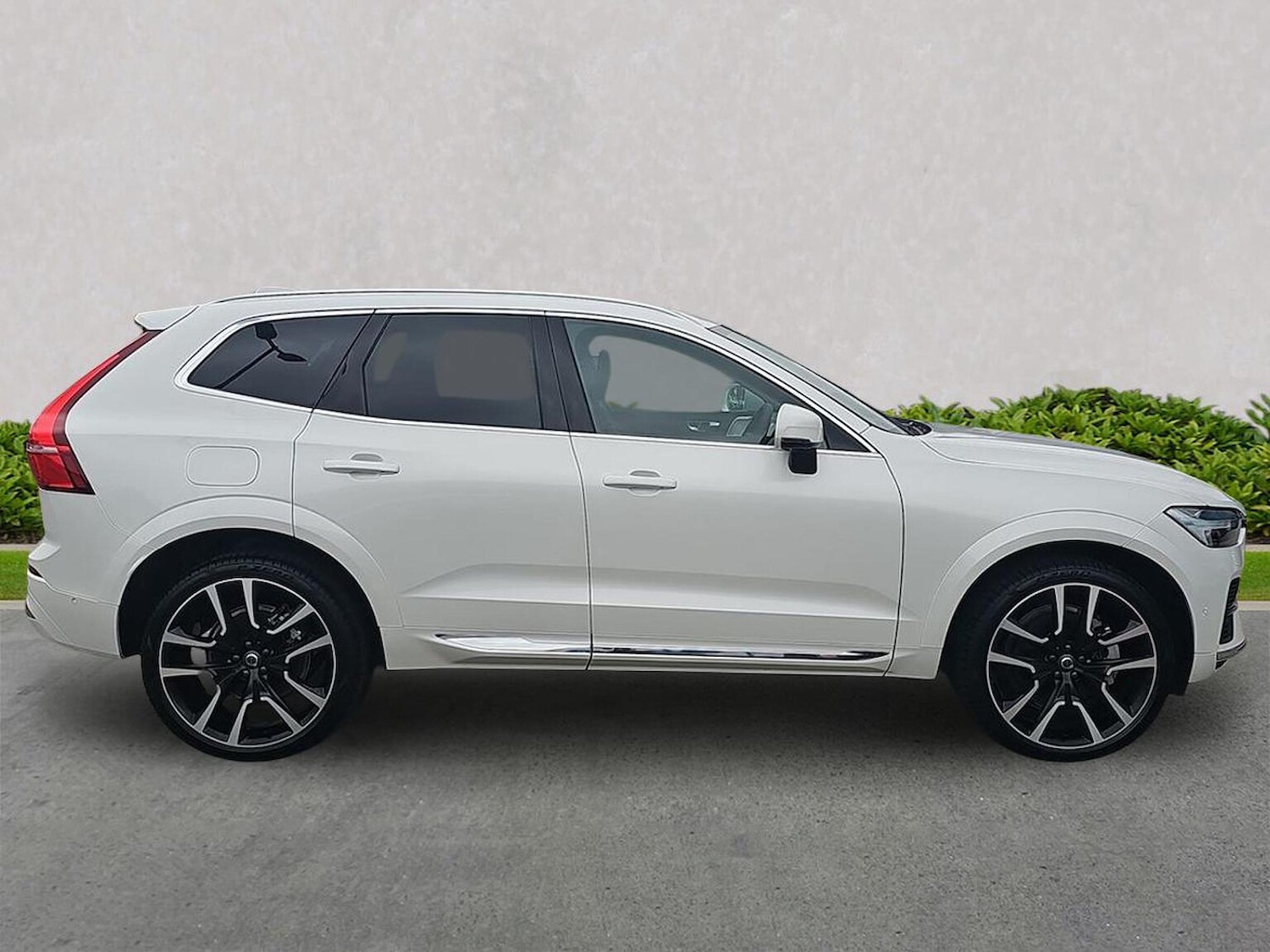 Used Volvo XC60 2025 for sale - 77845296: Photo 3