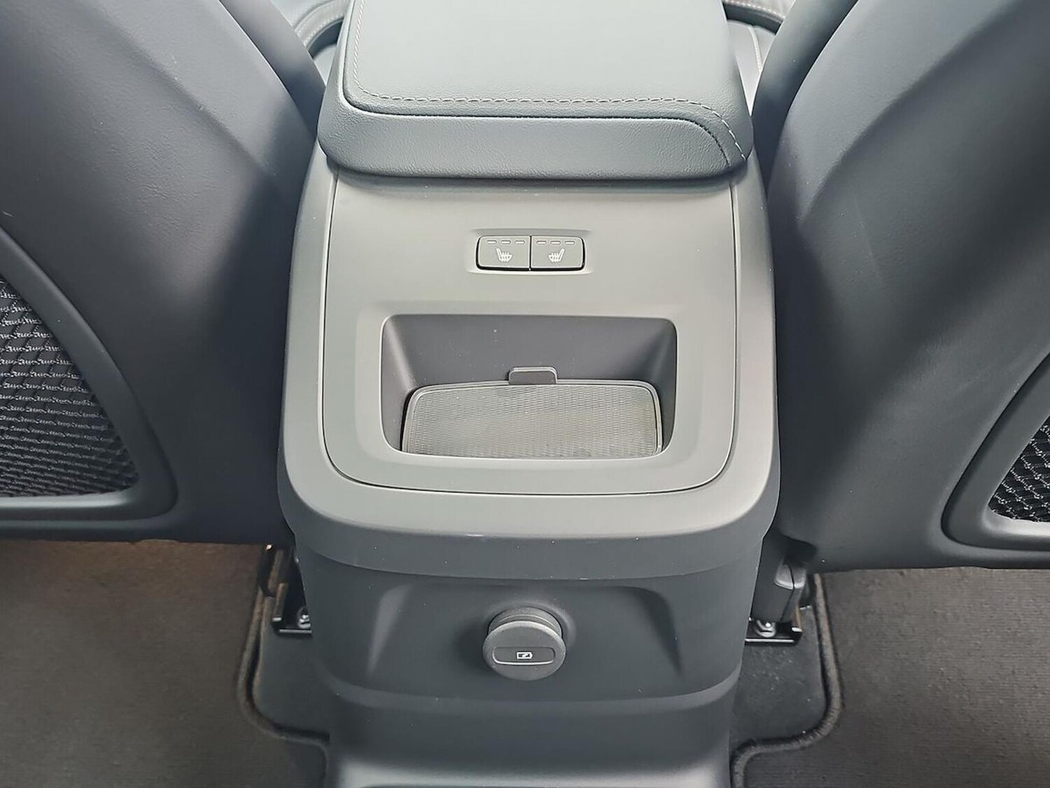 Used Volvo XC60 2025 for sale - 77845296: Photo 44