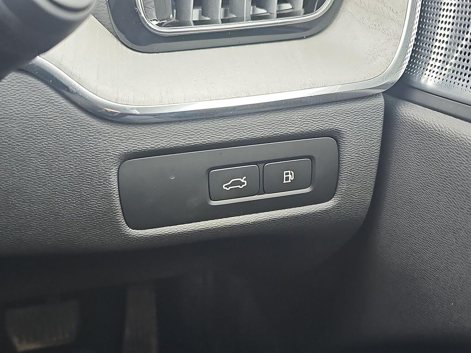 Used Volvo XC60 2025 for sale - 77845296: Photo 47