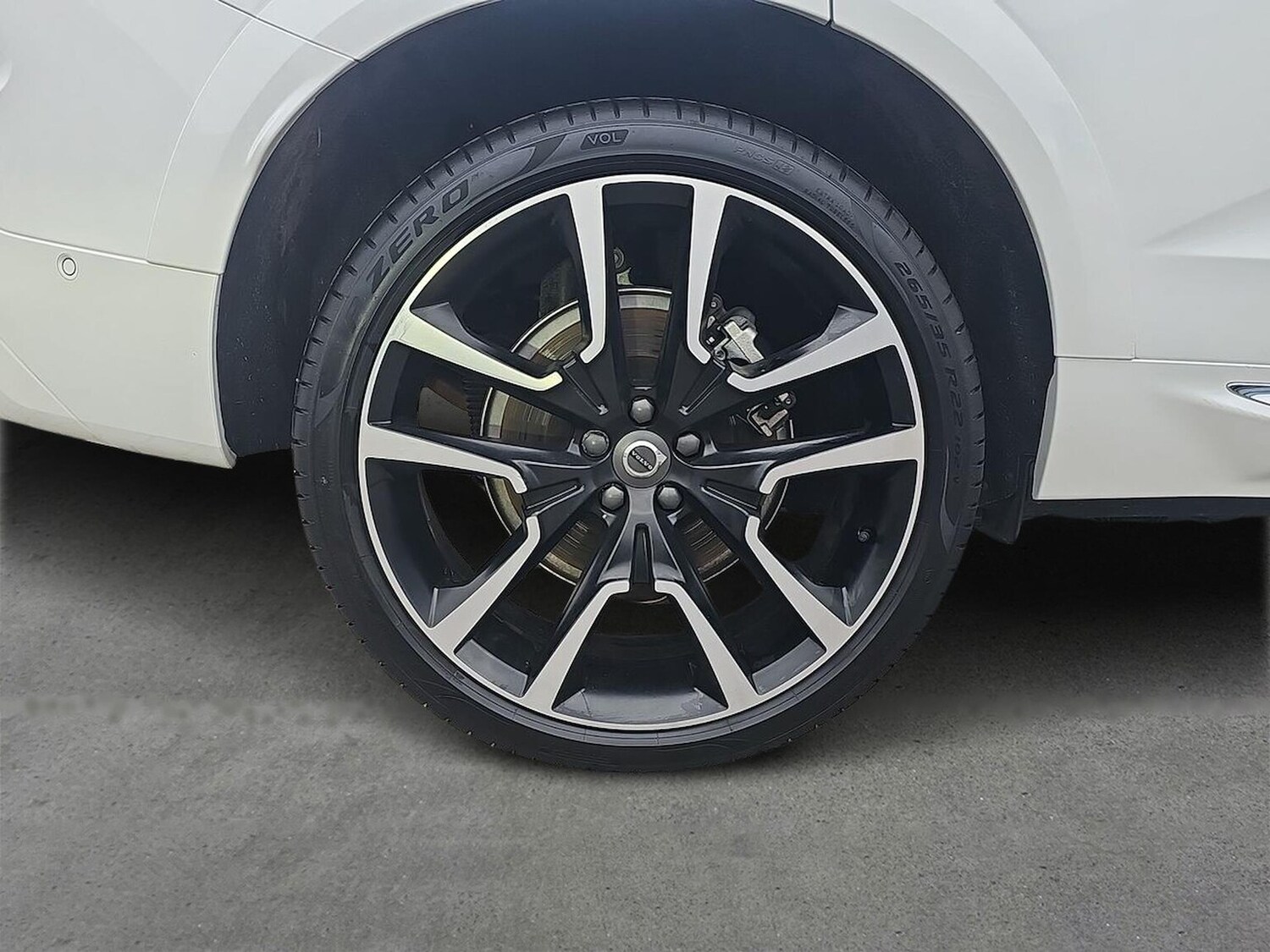 Used Volvo XC60 2025 for sale - 77845296: Photo 6