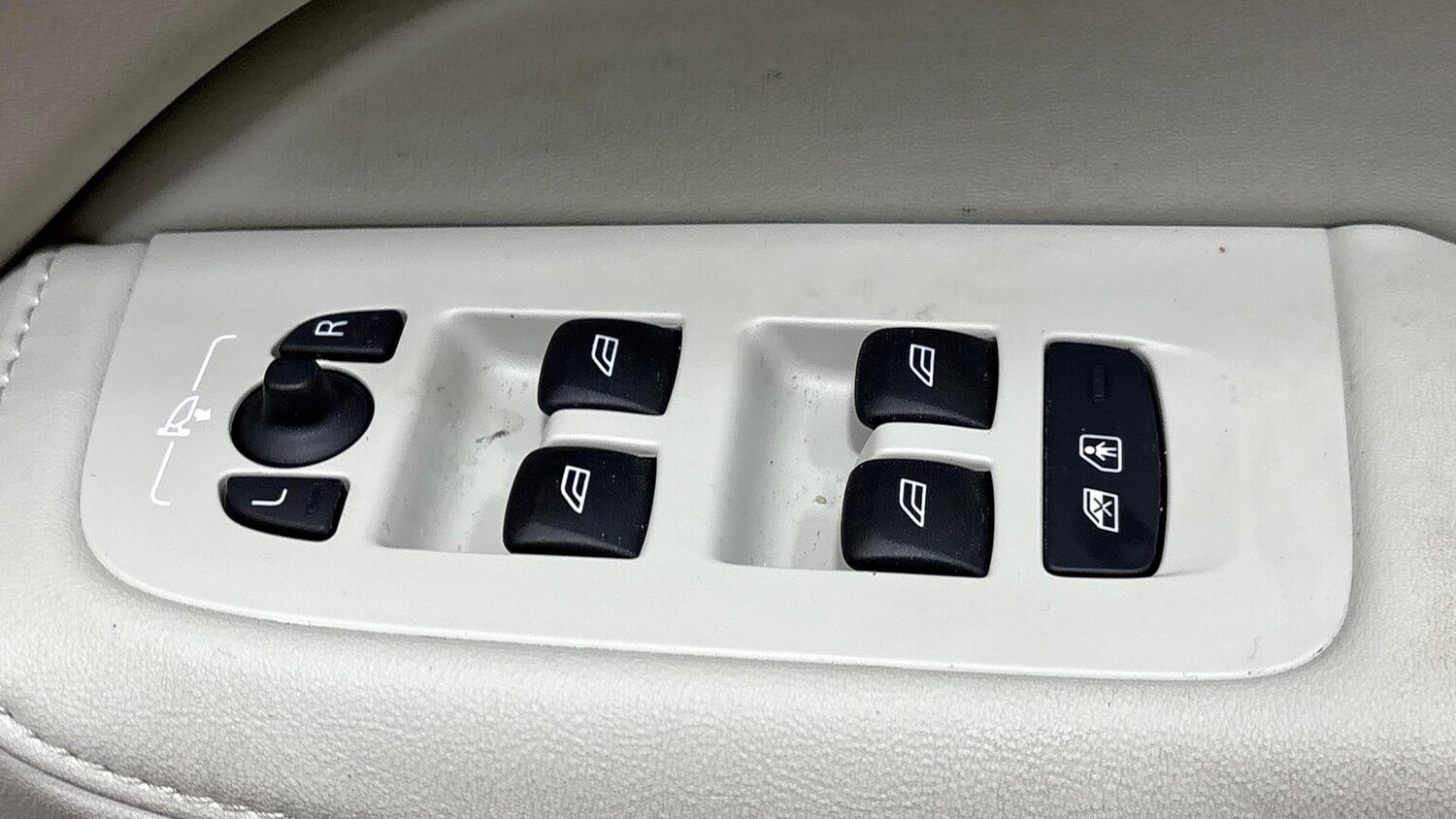 Used Volvo V60 2025 for sale - 78026149: Photo 14