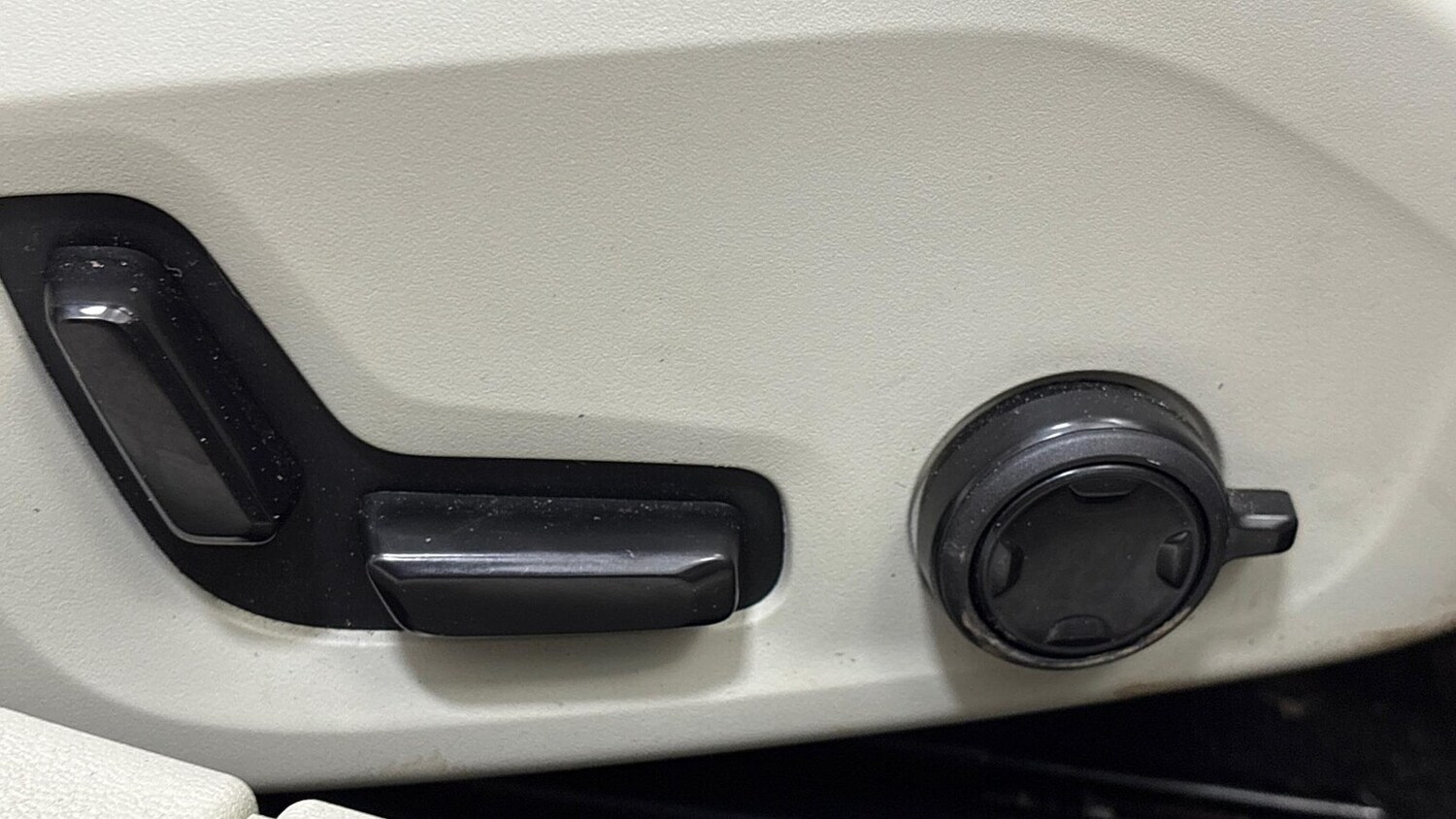 Used Volvo V60 2025 for sale - 78026149: Photo 28