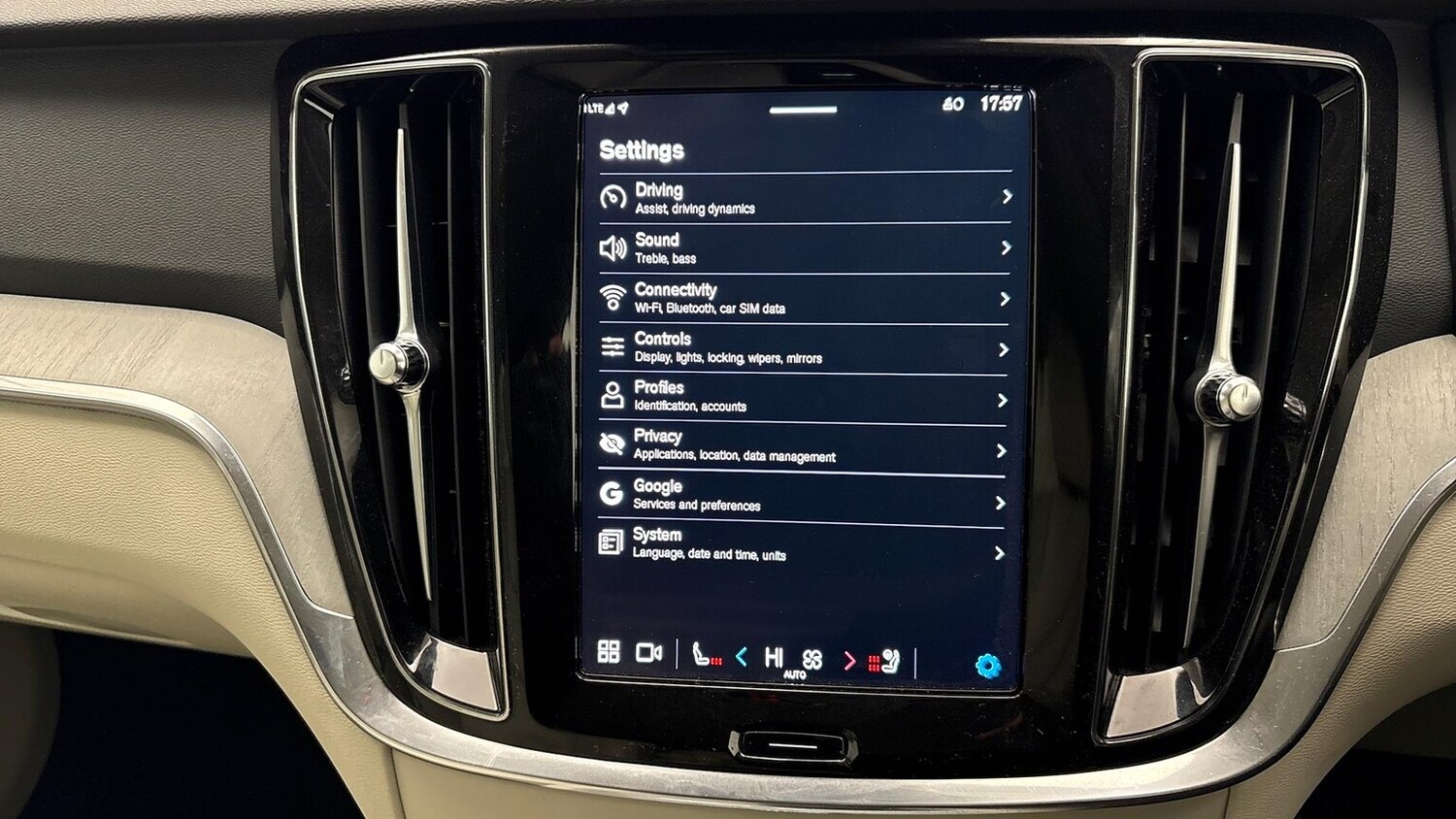 Used Volvo V60 2025 for sale - 78026149: Photo 30