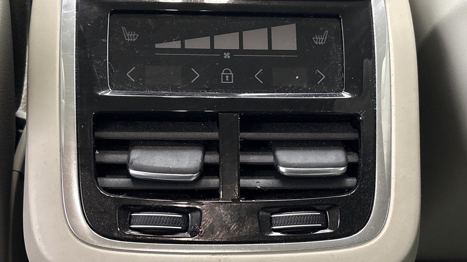 Used Volvo V60 2025 for sale - 78026149: Photo 32