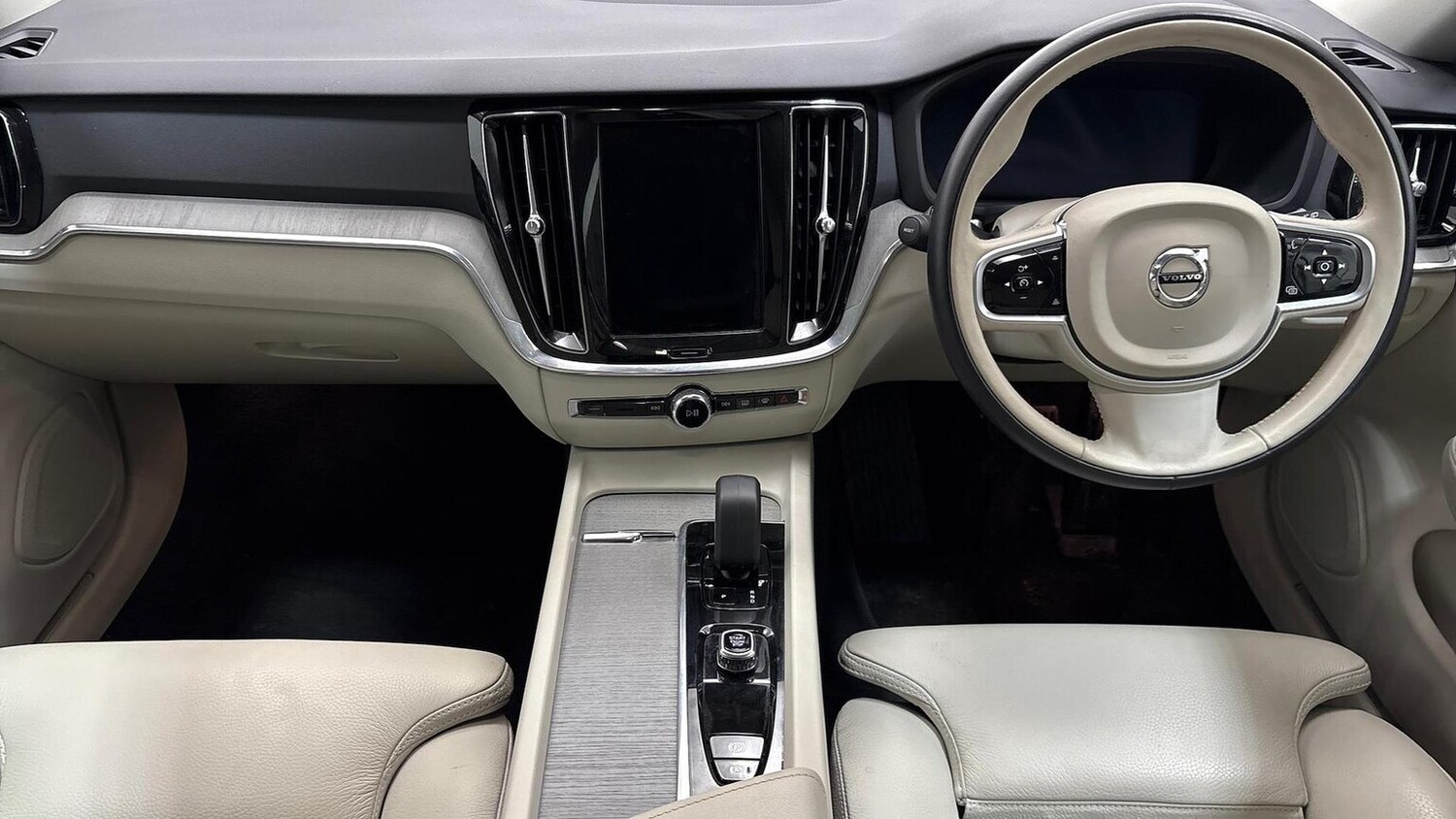 Used Volvo V60 2025 for sale - 78026149: Photo 8