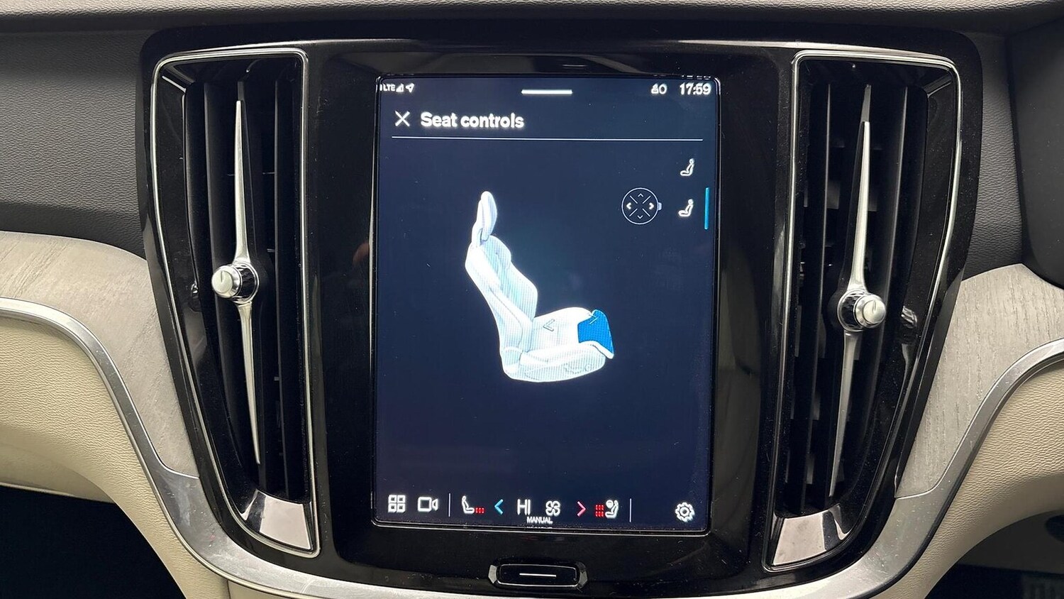 Used Volvo V60 2025 for sale - 78026149: Photo 9