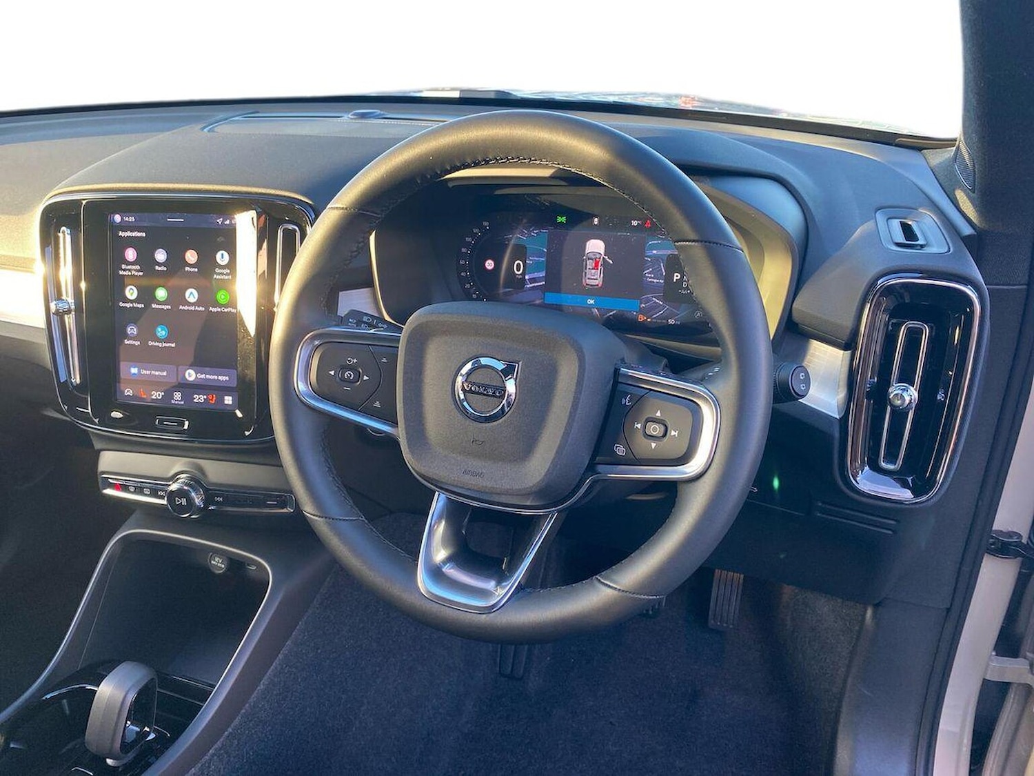 Used Volvo XC40 2025 for sale - 76757418: Photo 15