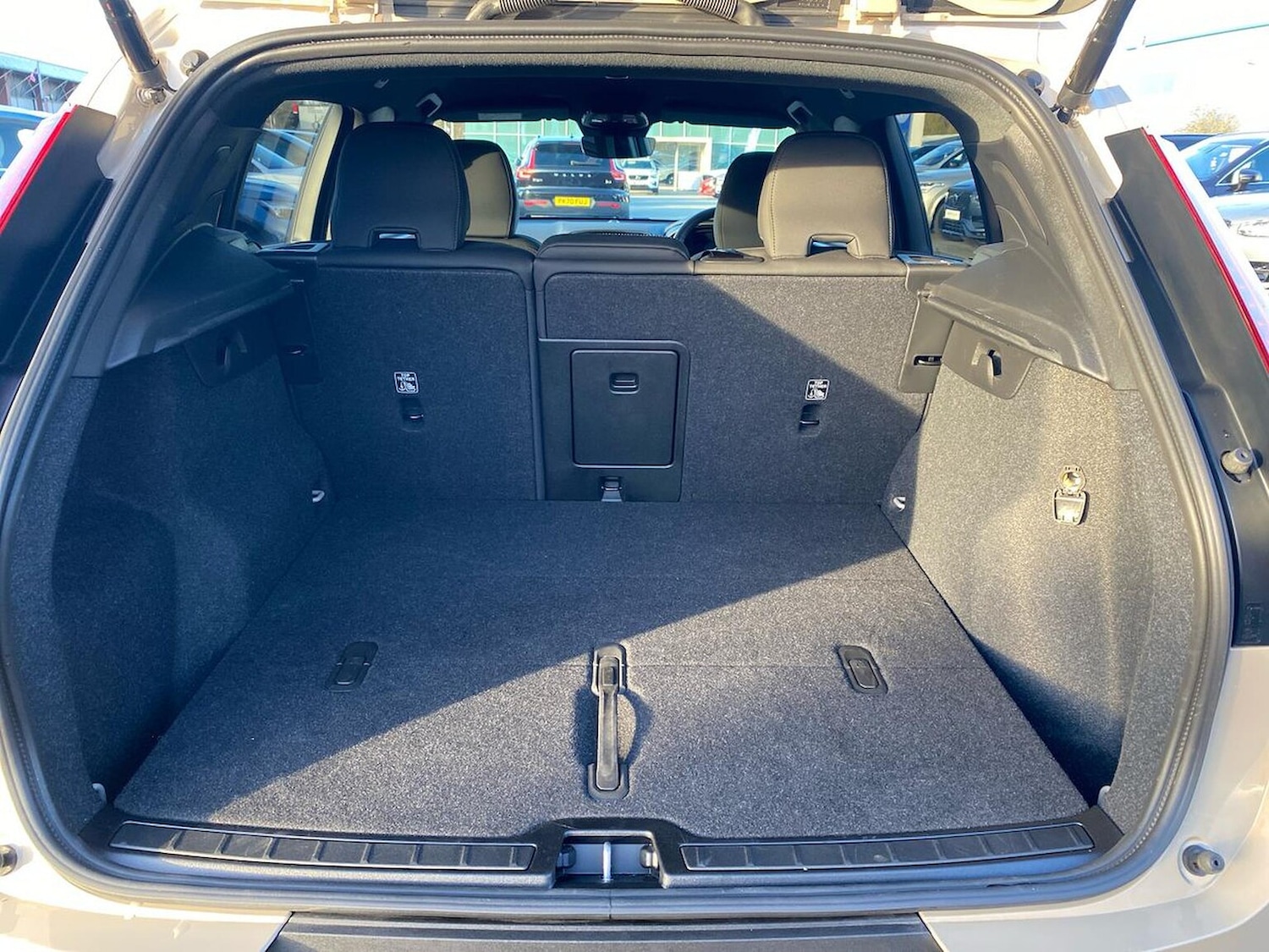 Used Volvo XC40 2025 for sale - 76757418: Photo 17