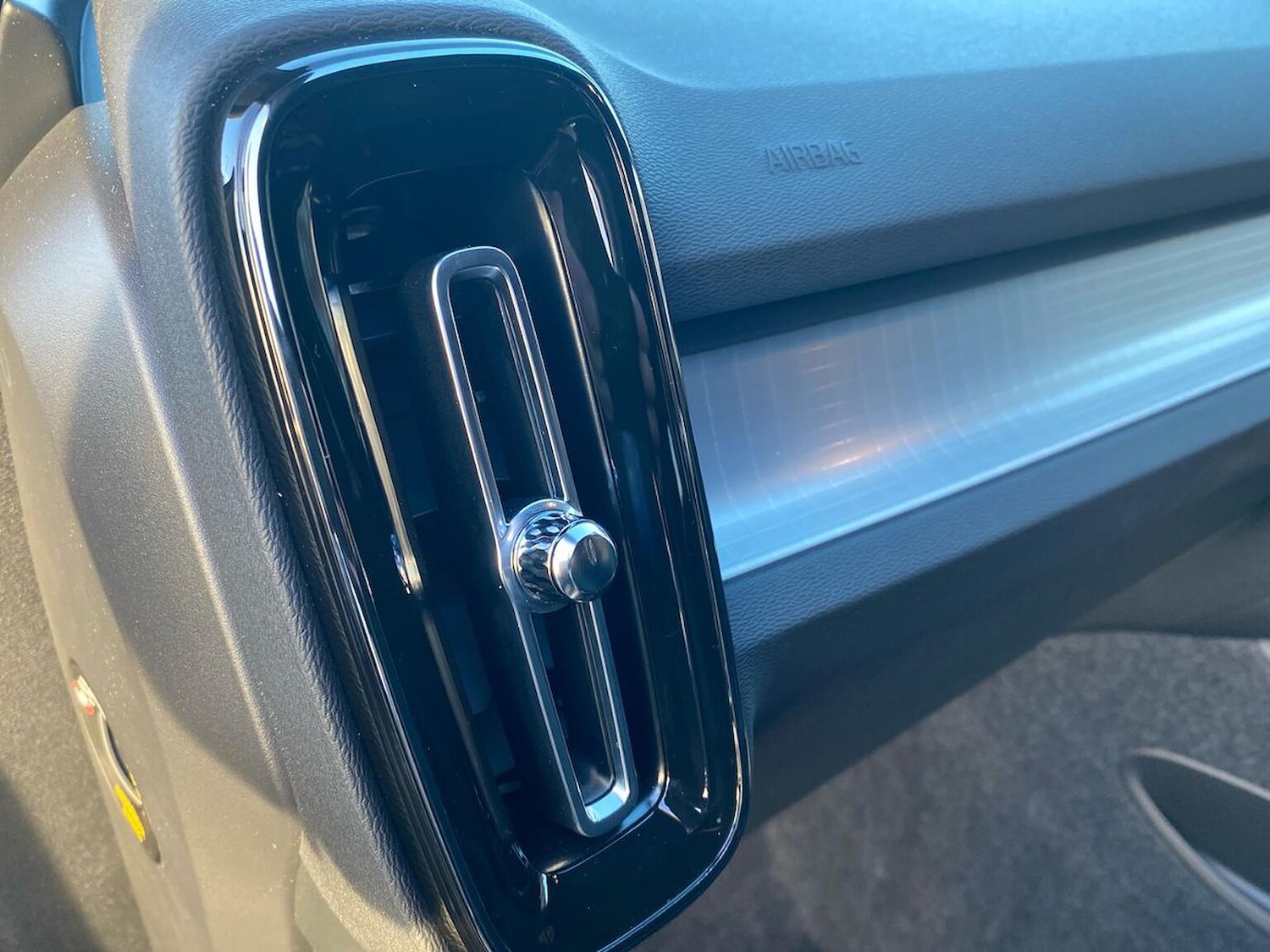 Used Volvo XC40 2025 for sale - 76757418: Photo 31