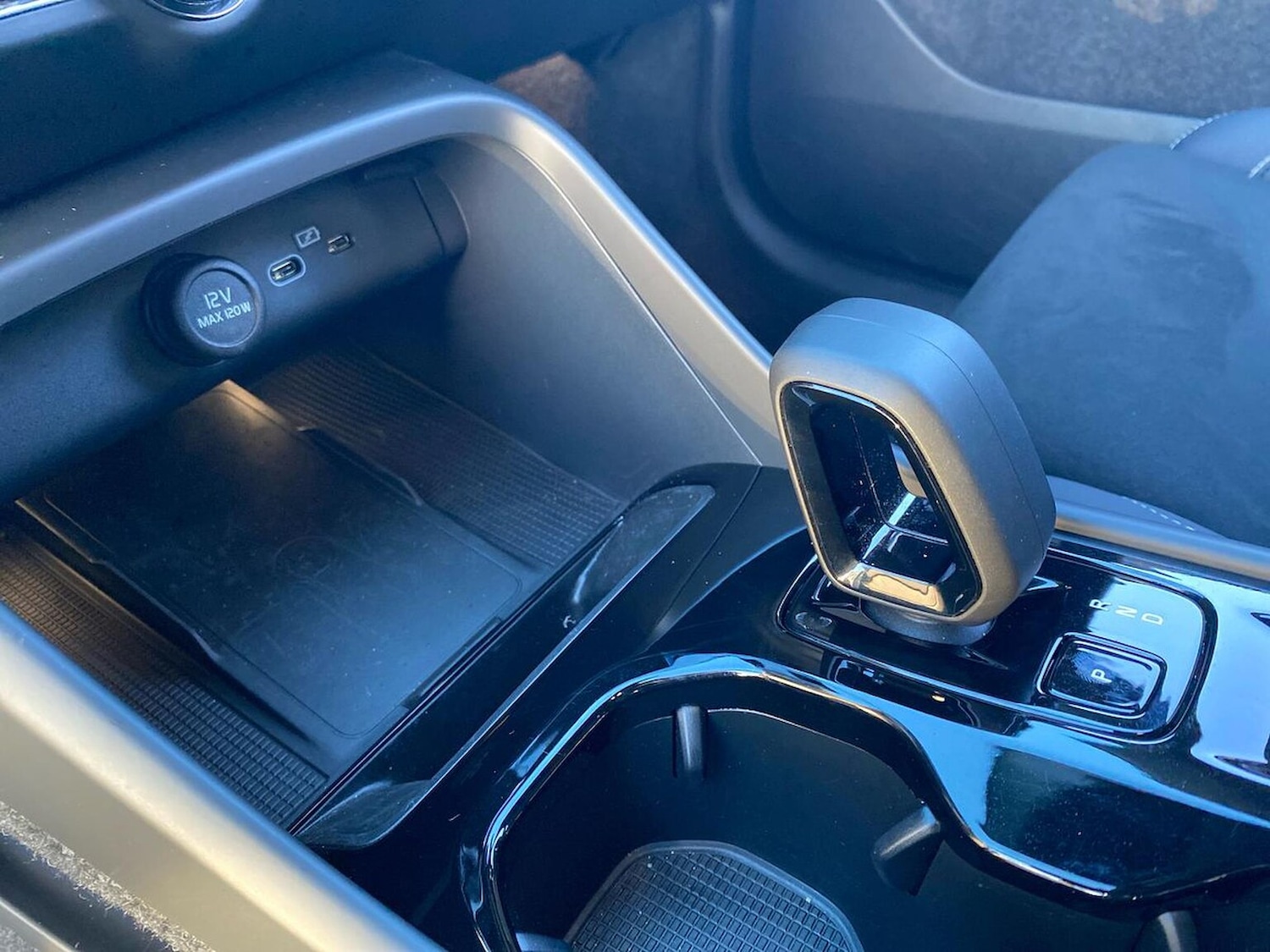 Used Volvo XC40 2025 for sale - 76757418: Photo 40