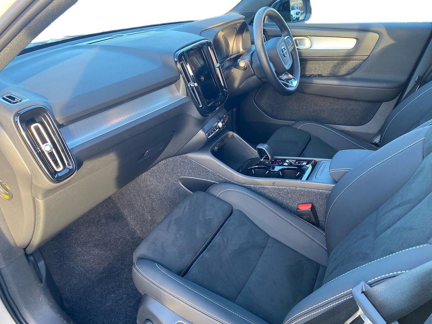 Used Volvo XC40 2025 for sale - 76757418: Photo 7