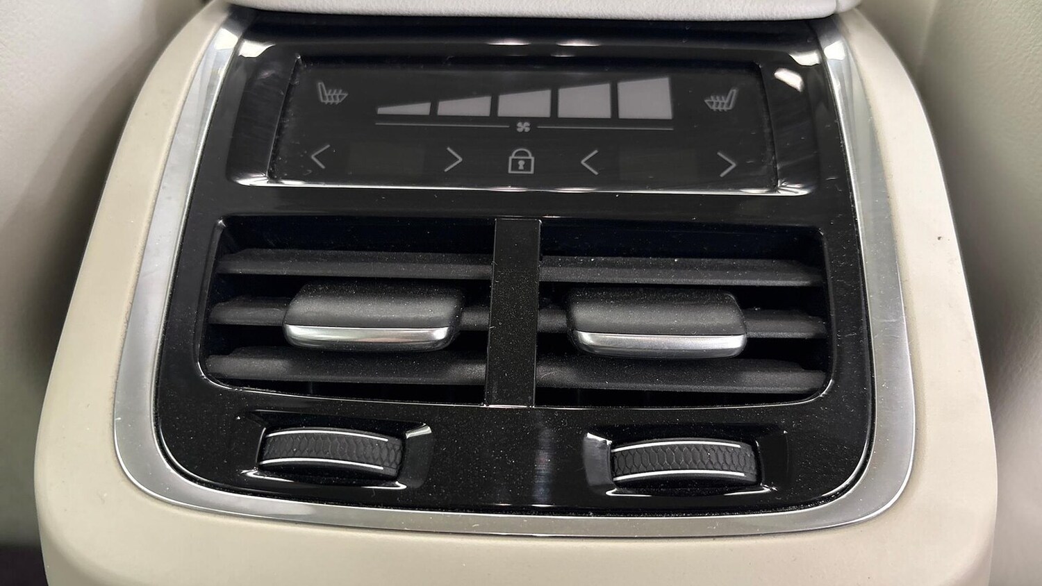 Used Volvo V60 2025 for sale - 77489635: Photo 22