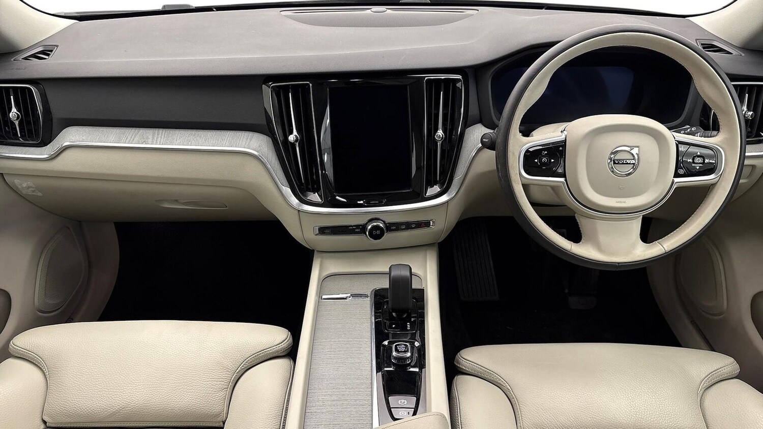 Used Volvo V60 2025 for sale - 77489635: Photo 8