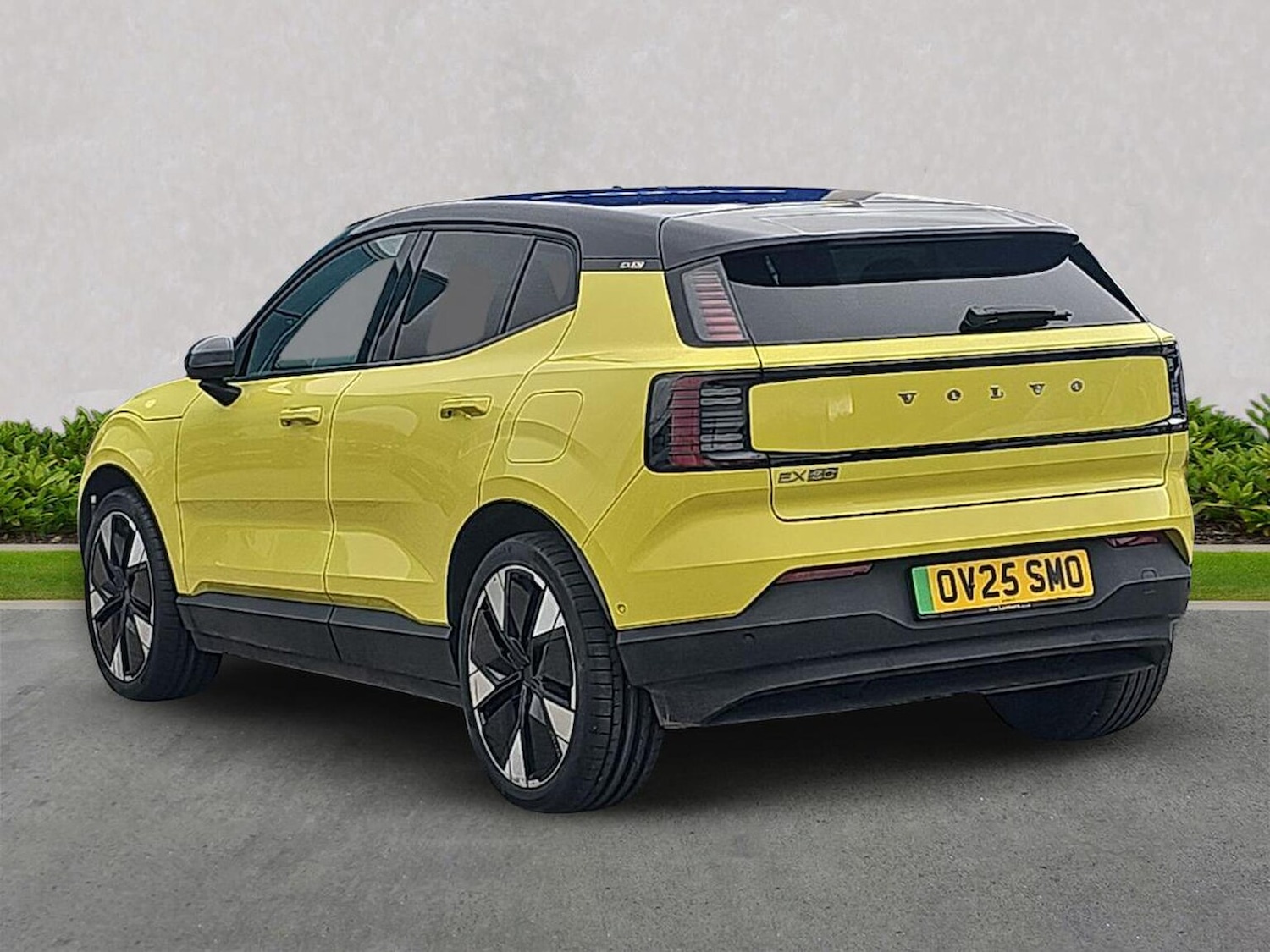 Used Volvo EX30 2025 for sale - 77896319: Photo 2