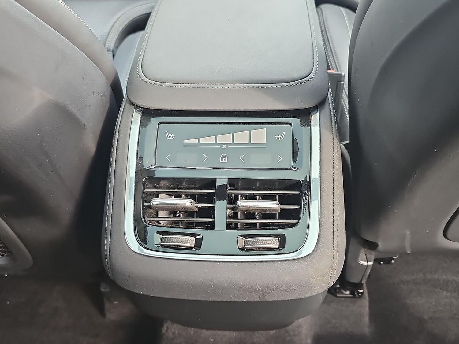 Used Volvo XC90 2025 for sale - 78191374: Photo 40