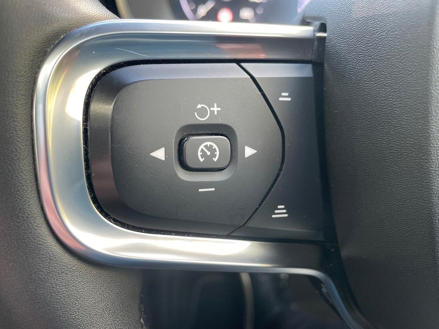 Used Volvo XC40 2021 for sale - 76396950: Photo 27