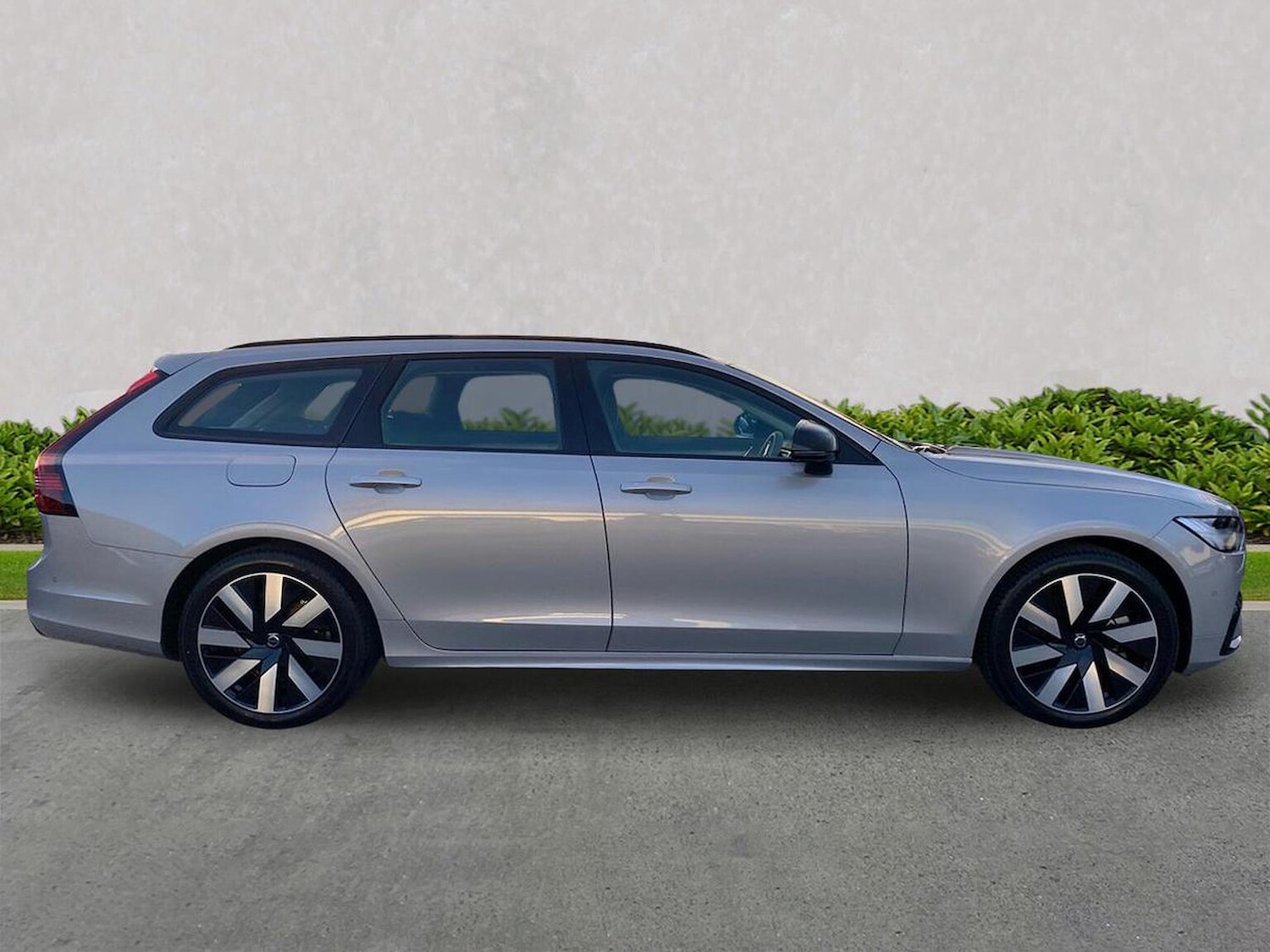 Used Volvo V90 2025 for sale - 77775193: Photo 3