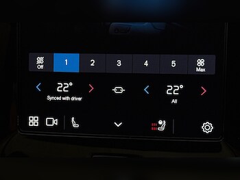 Used Volvo XC40 2025 for sale - 76555460: Photo