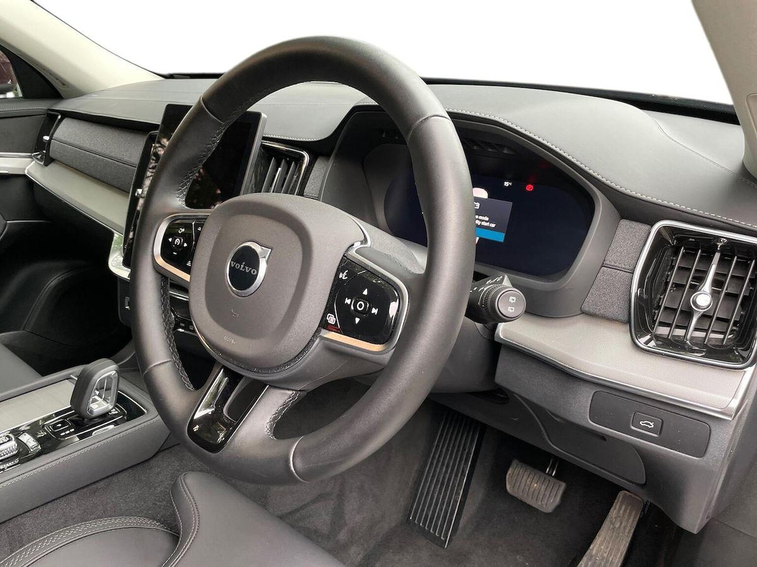 Used Volvo XC90 2025 for sale - 76107144: Photo 15