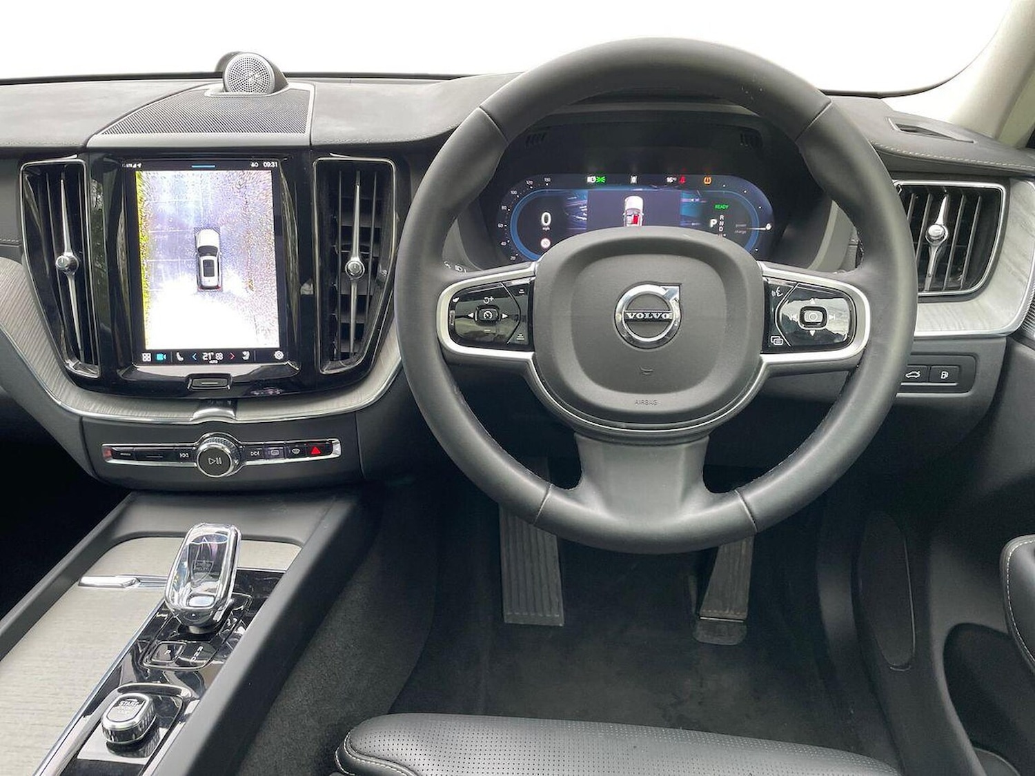 Used Volvo XC60 2025 for sale - 76490766: Photo 9