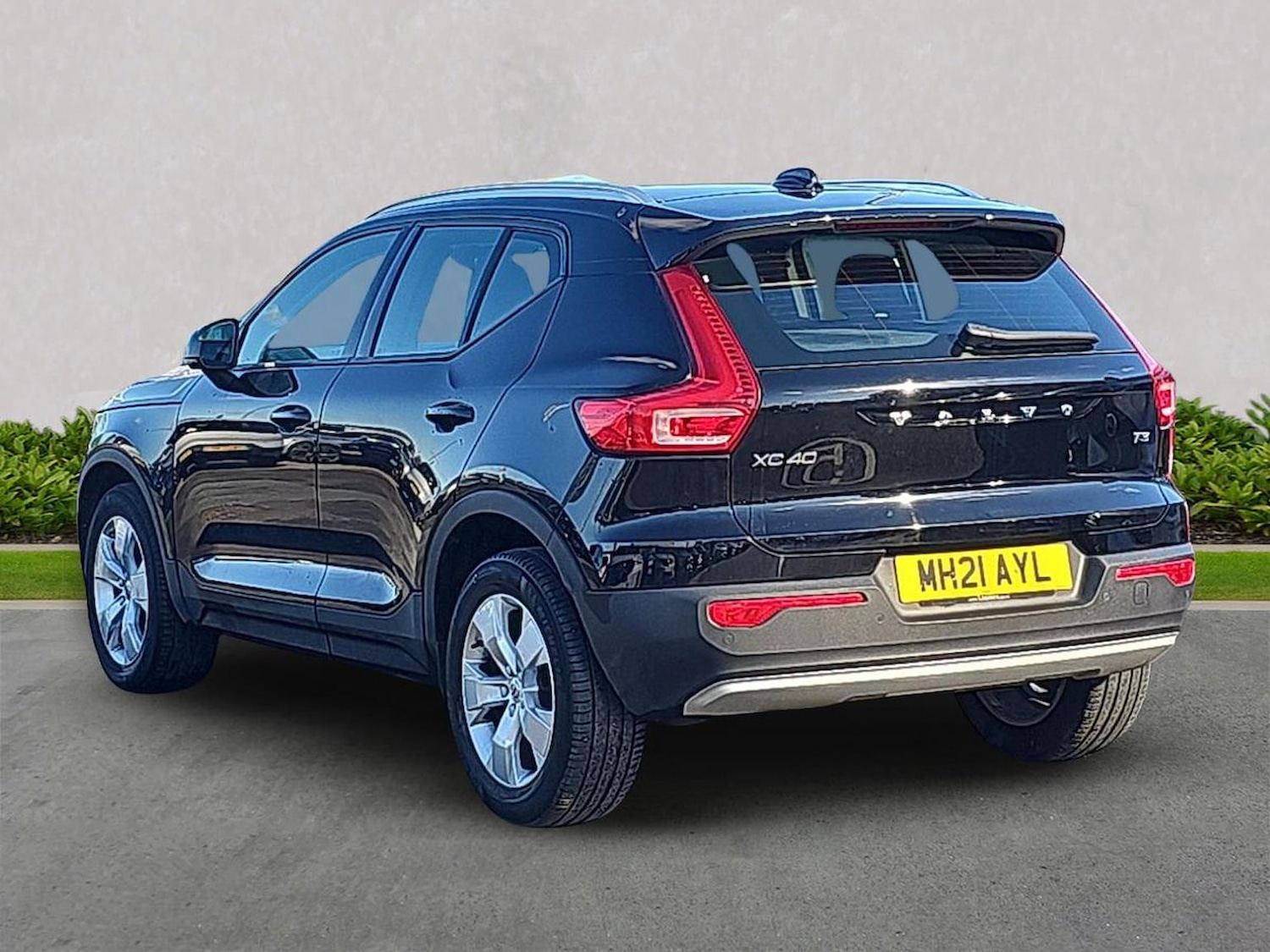 Used Volvo XC40 2021 for sale - 78191378: Photo 2