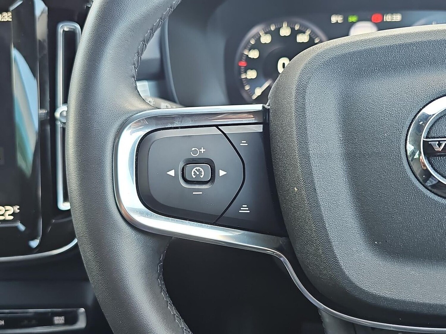 Used Volvo XC40 2021 for sale - 78191378: Photo 27