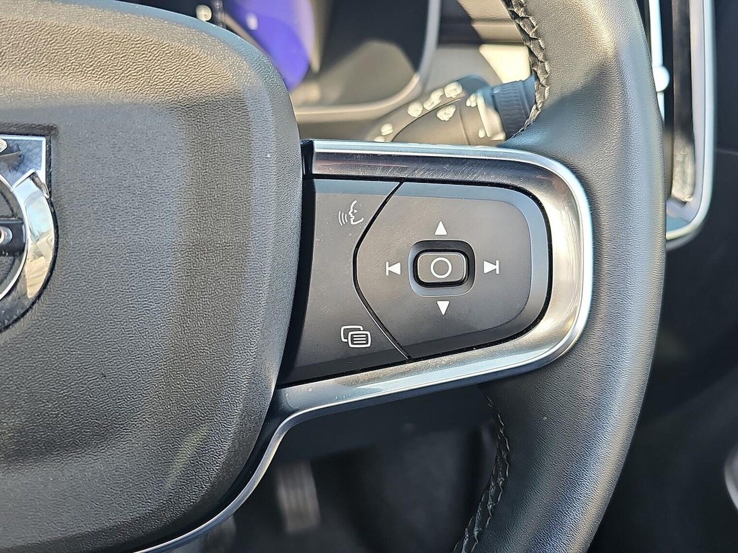 Used Volvo XC40 2023 for sale - 78191320: Photo 27