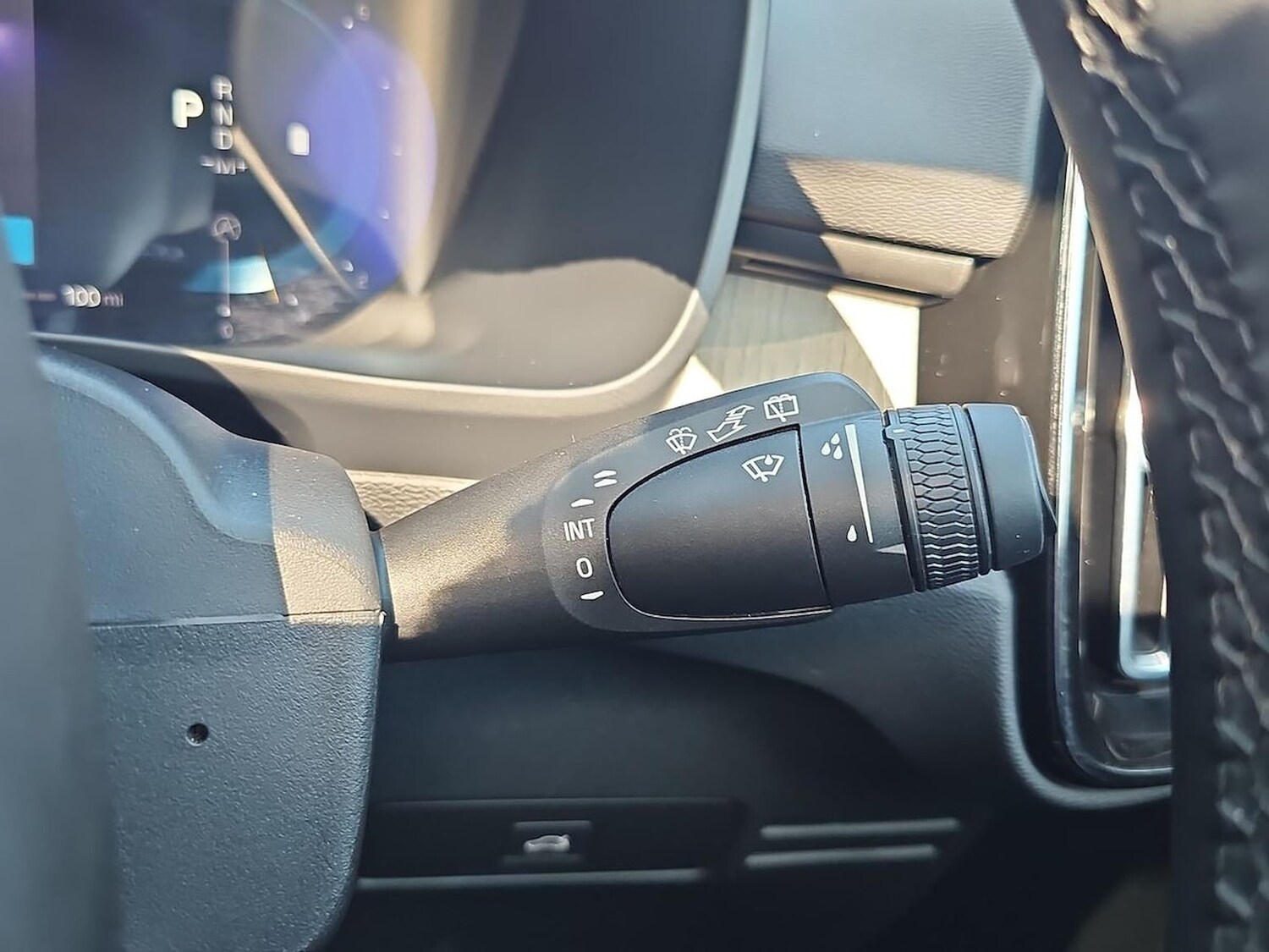 Used Volvo XC40 2023 for sale - 78191320: Photo 30