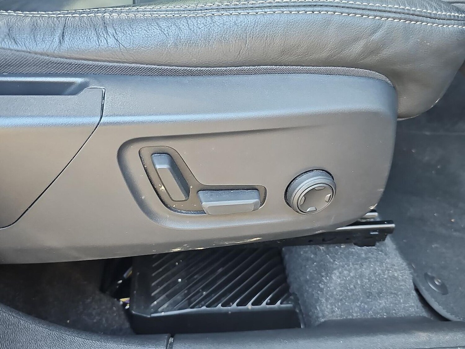 Used Volvo XC40 2023 for sale - 78191320: Photo 31