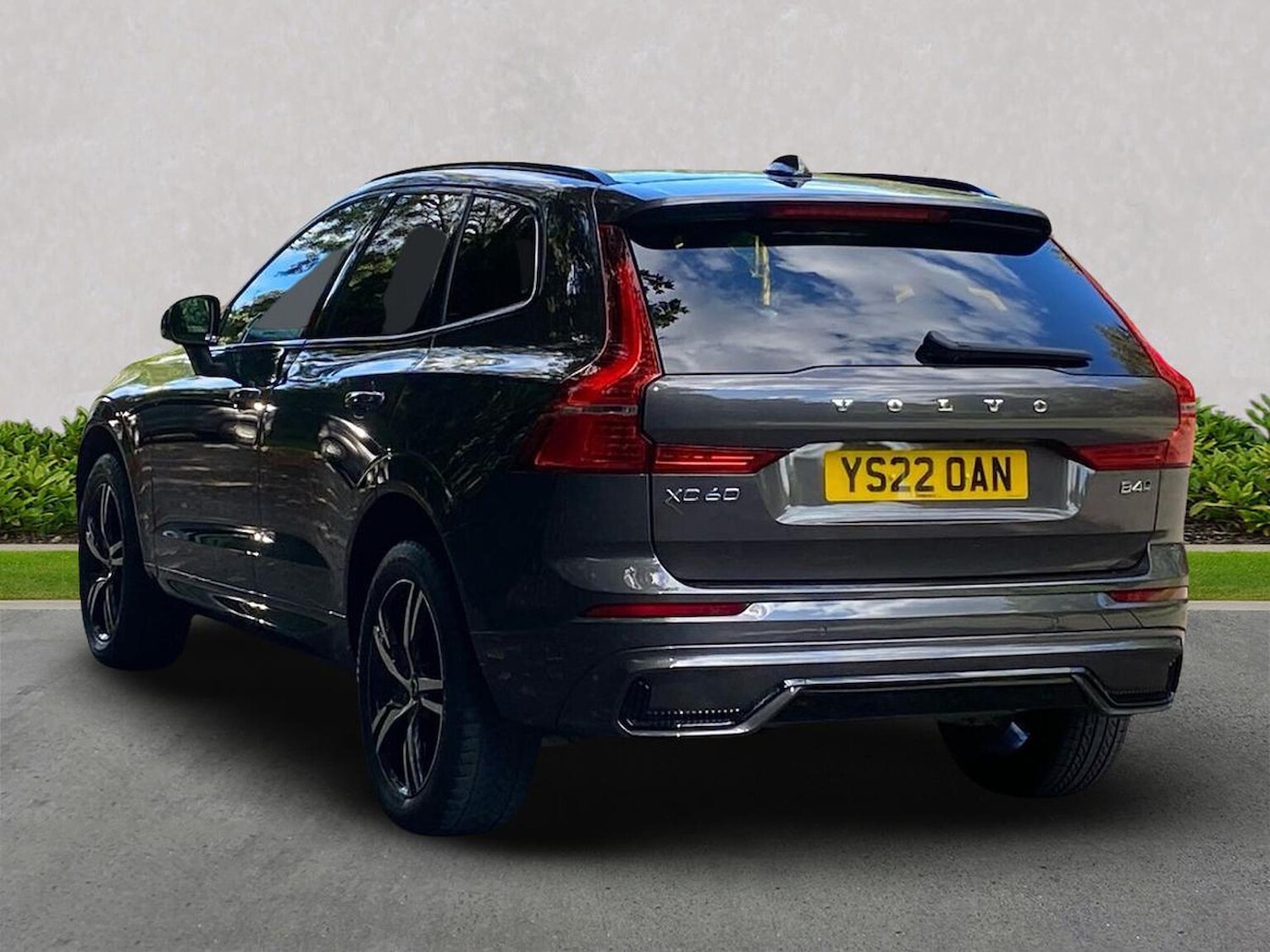 Used Volvo XC60 2022 for sale - 76040764: Photo 2
