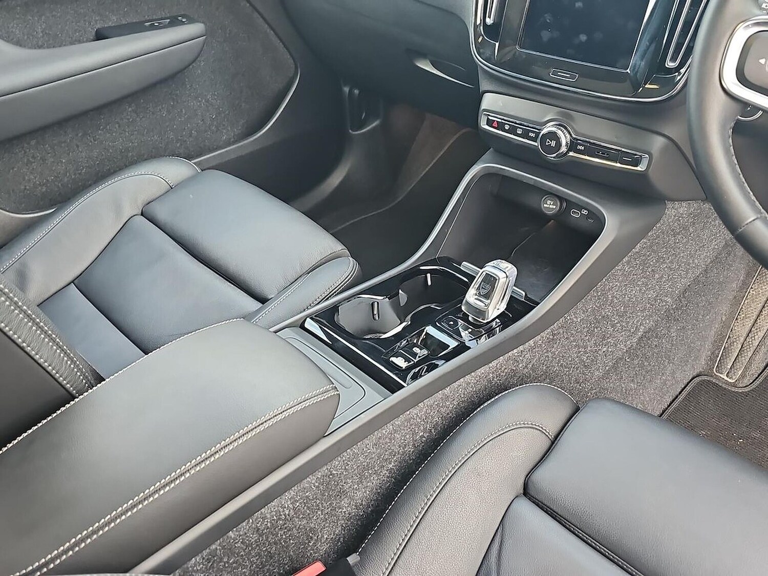 Used Volvo XC40 2025 for sale - 77687995: Photo 13