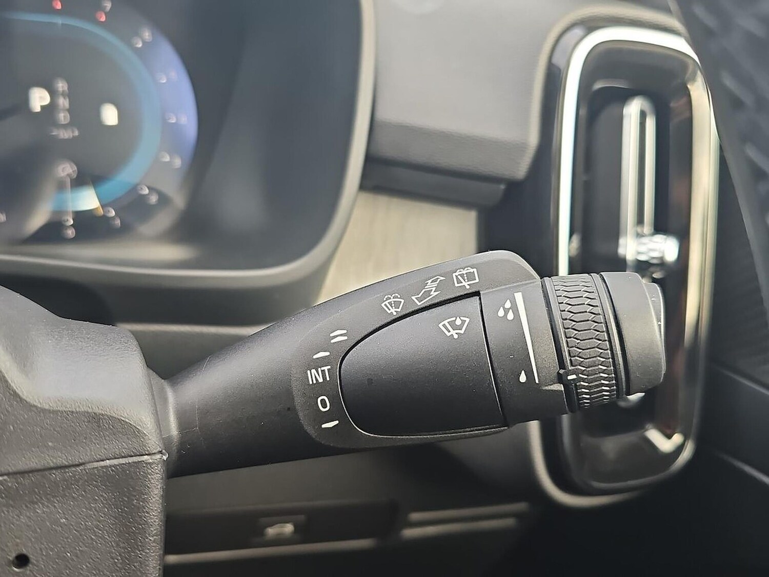 Used Volvo XC40 2025 for sale - 77687995: Photo 28