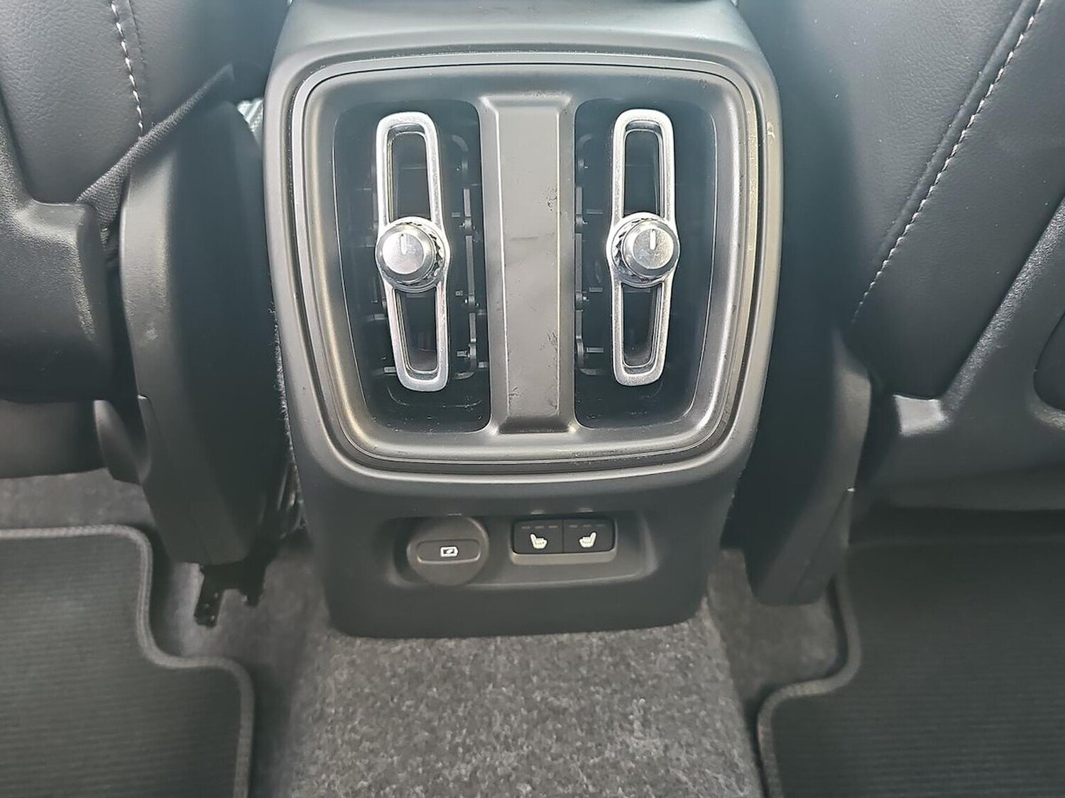 Used Volvo XC40 2025 for sale - 77687995: Photo 44