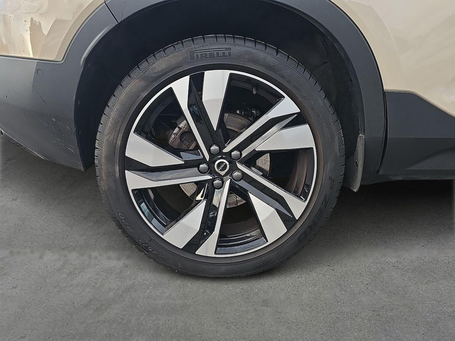 Used Volvo XC40 2025 for sale - 77687995: Photo 6