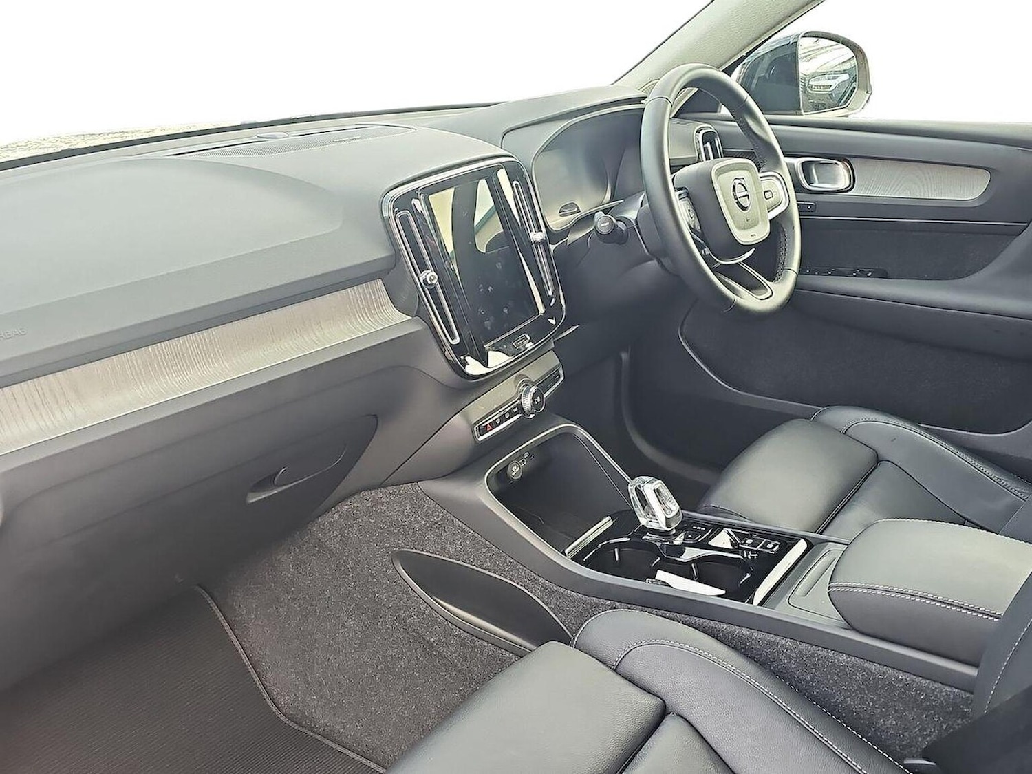 Used Volvo XC40 2025 for sale - 77687995: Photo 7