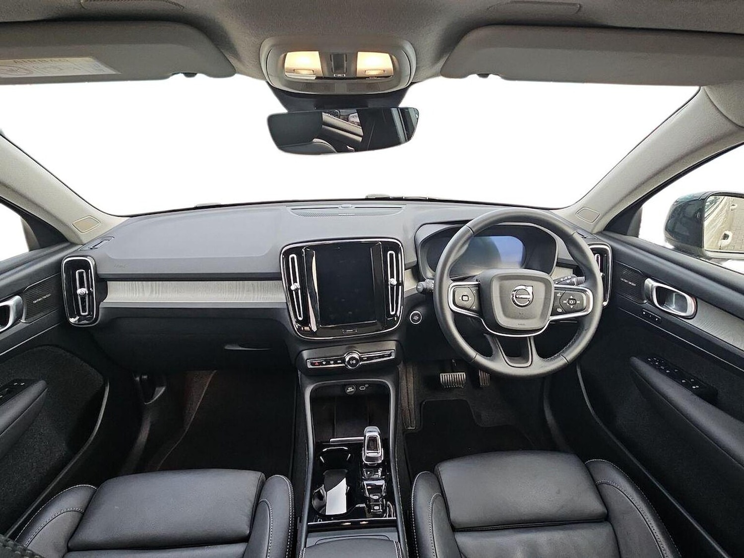 Used Volvo XC40 2025 for sale - 77687995: Photo 8