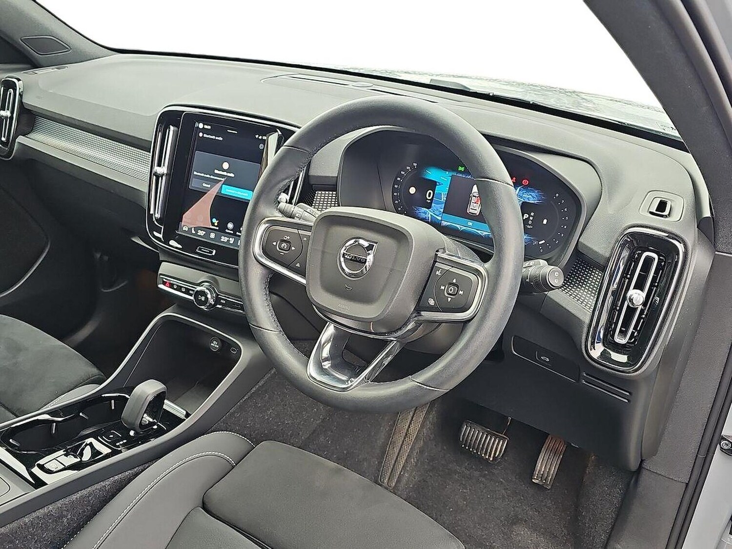 Used Volvo XC40 2024 for sale - 78191317: Photo 17