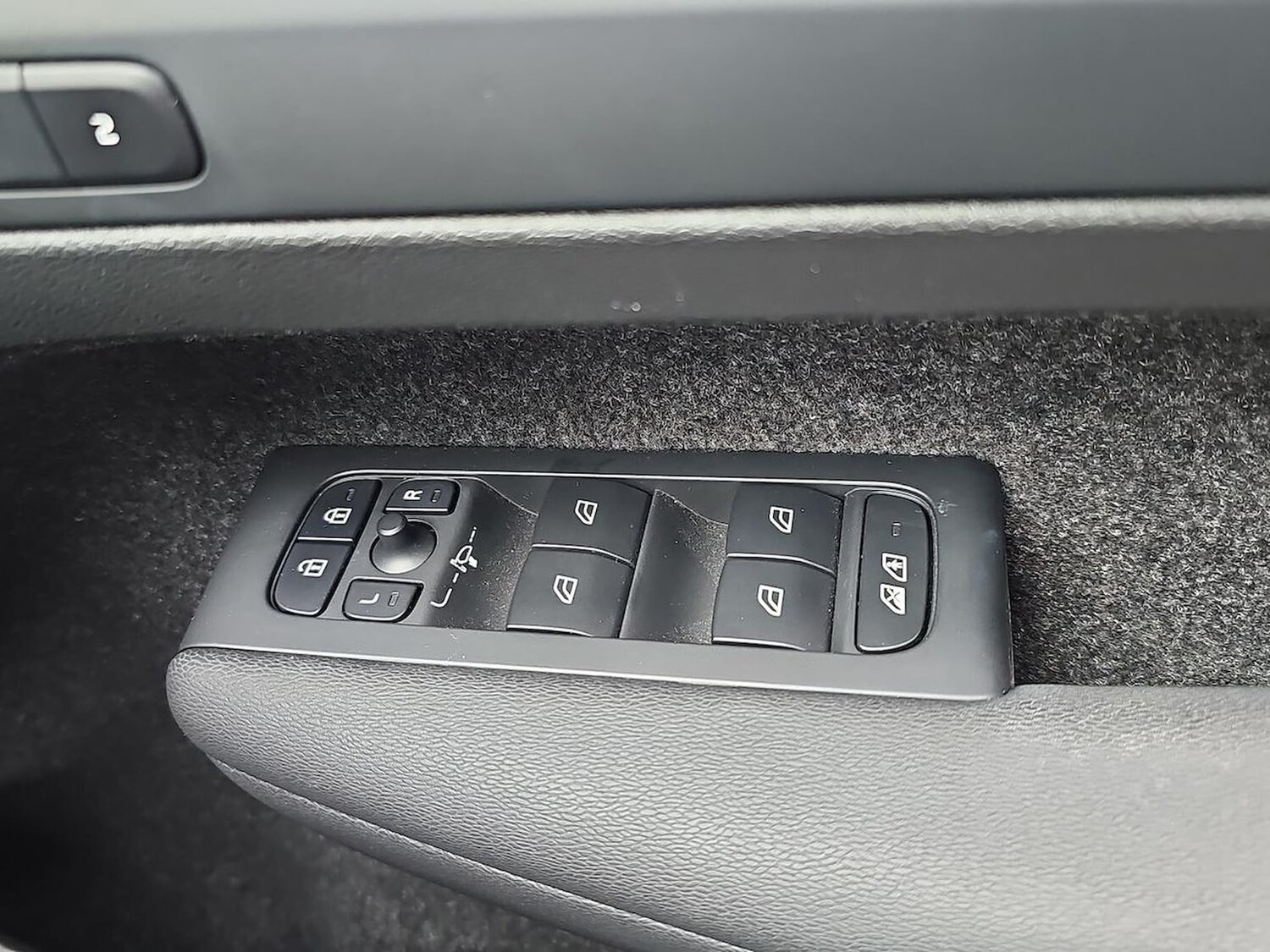 Used Volvo XC40 2024 for sale - 78191317: Photo 23