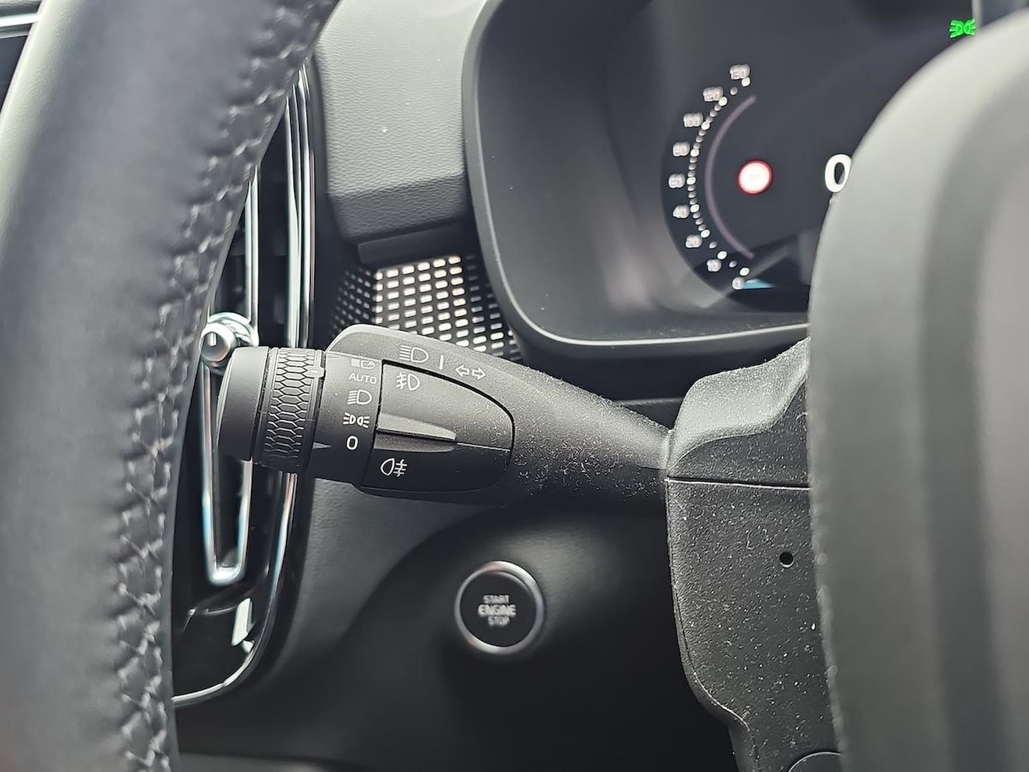 Used Volvo XC40 2024 for sale - 78191317: Photo 30