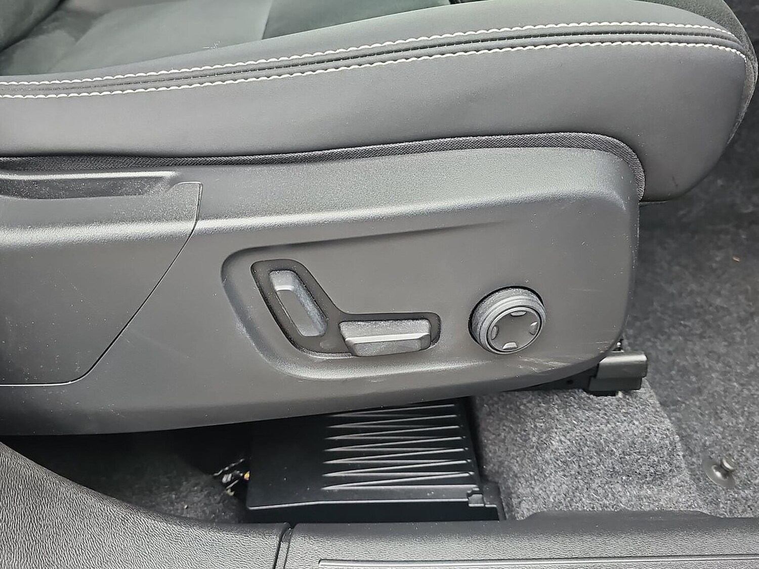 Used Volvo XC40 2024 for sale - 78191317: Photo 31