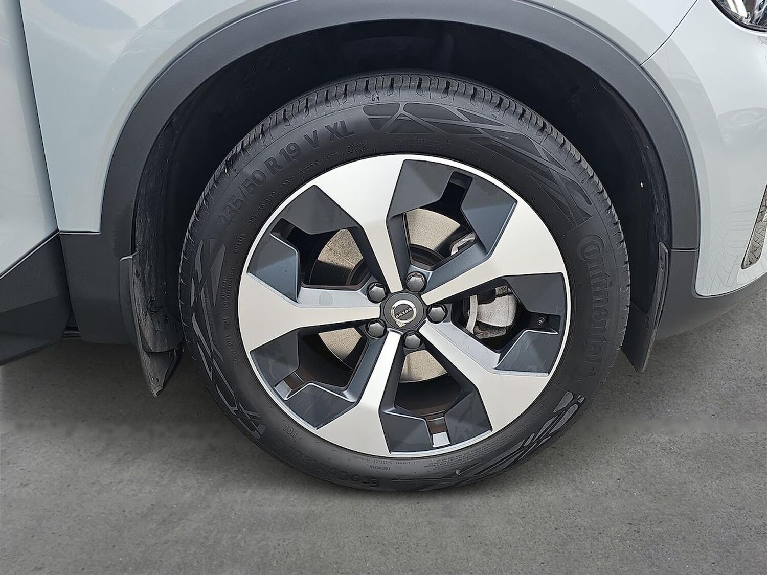 Used Volvo XC40 2024 for sale - 78191317: Photo 8