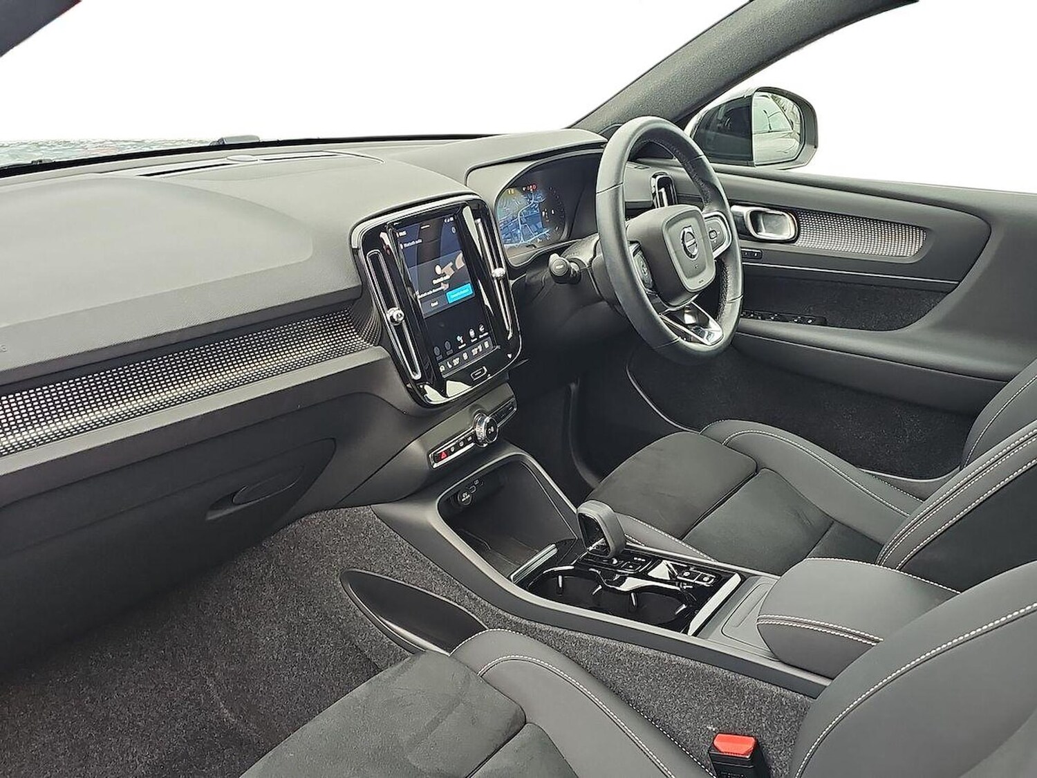 Used Volvo XC40 2024 for sale - 78191317: Photo 9