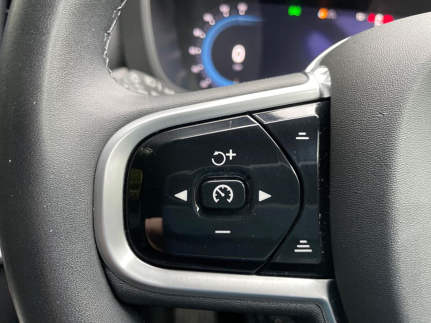 Used Volvo XC60 2022 for sale - 76097651: Photo 25