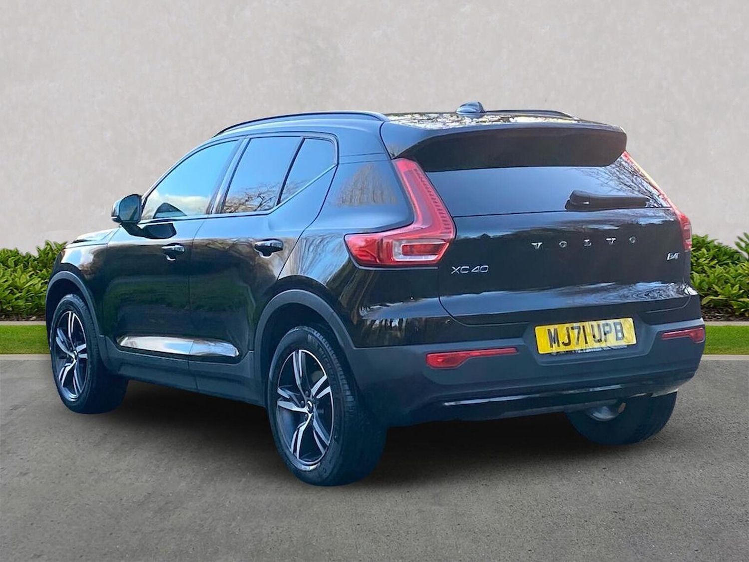 Used Volvo XC40 2021 for sale - 76693420: Photo 2