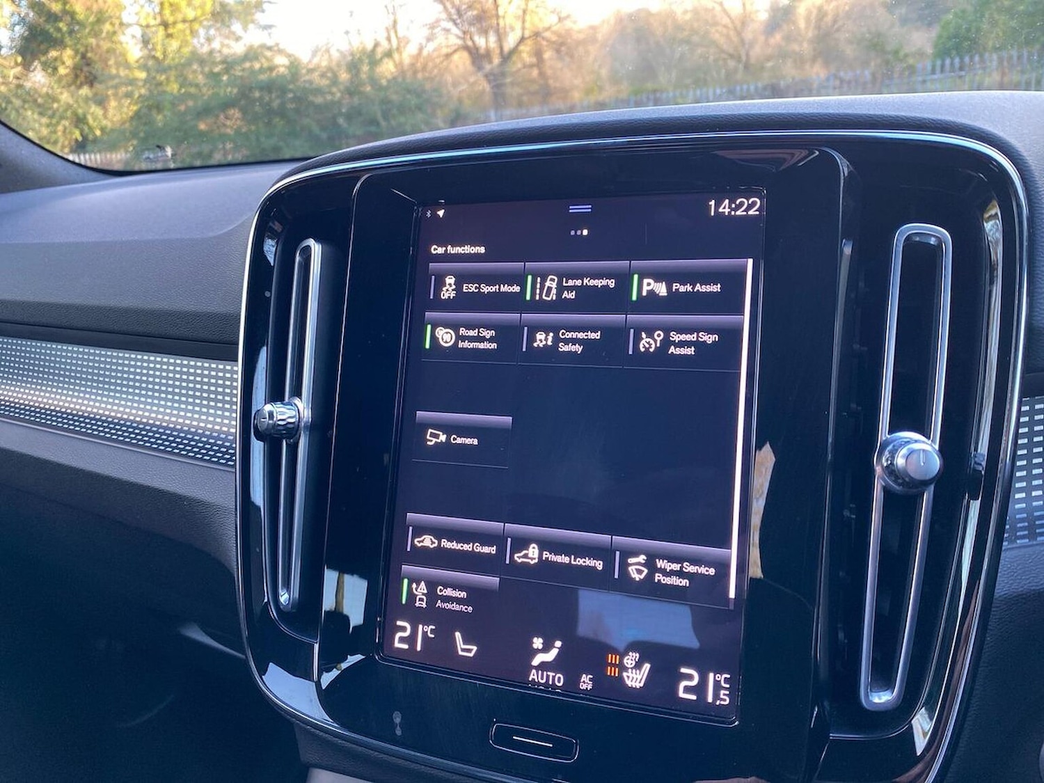 Used Volvo XC40 2021 for sale - 76693420: Photo 25